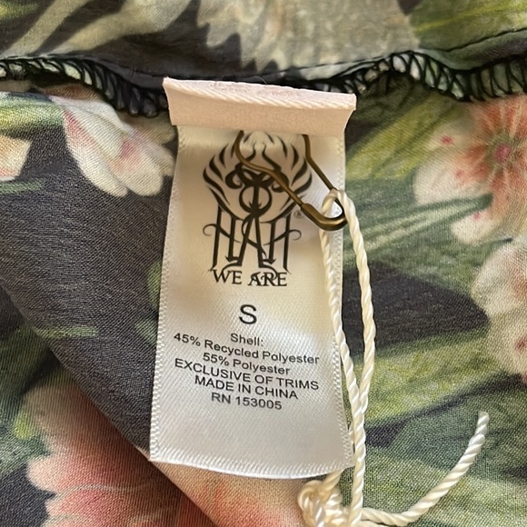 We are HAH Dress Womens Small wrap around Perfectly Tailored MIDI Dress Floral - Picture 8 of 12